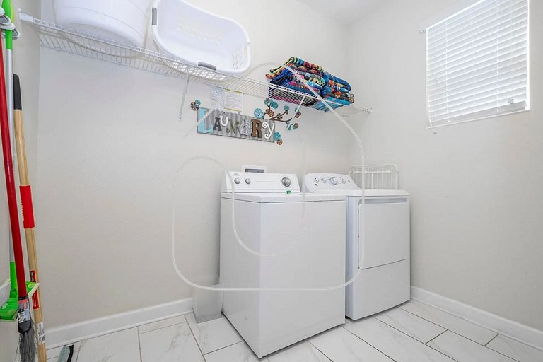 Storey Lake 6BR Villa – 10 min to Disney