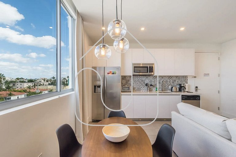 Modern 2BR in South Beach | 5 Min Walk to Beach
