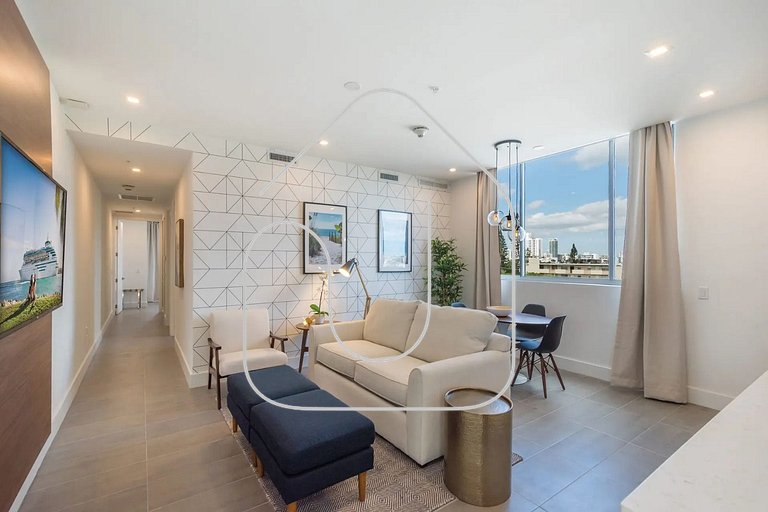Modern 2BR in South Beach | 5 Min Walk to Beach