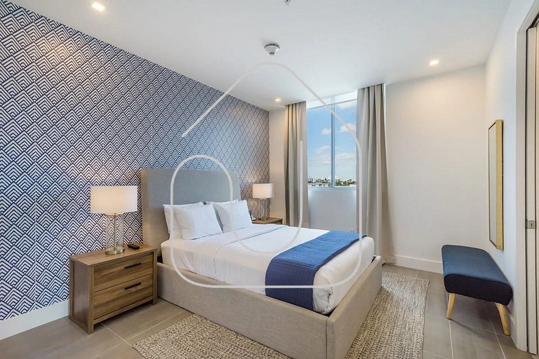 Modern 2BR in South Beach | 5 Min Walk to Beach