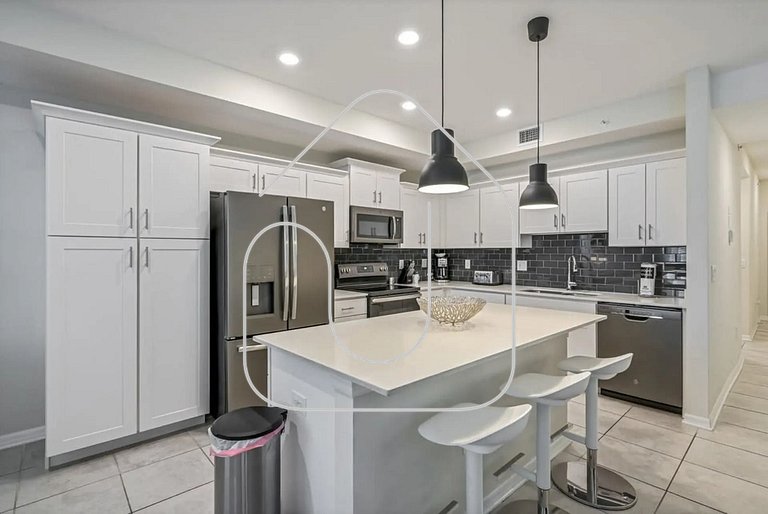 Cozy 2BR Condo | 10 Min to Disney | Pool