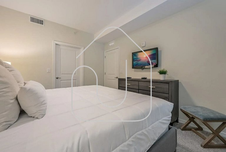 Cozy 2BR Condo | 10 Min to Disney | Pool