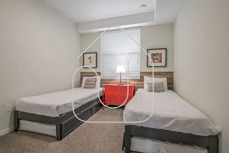 Cozy 2BR Condo | 10 Min to Disney | Pool