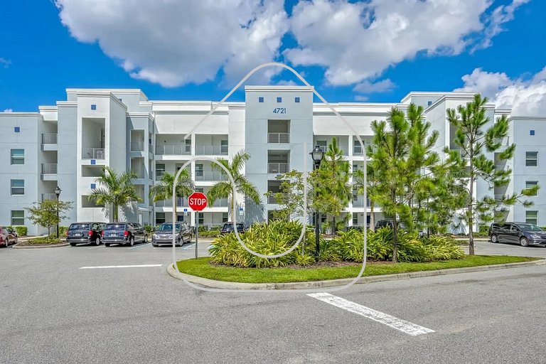 Cozy 2BR Condo | 10 Min to Disney | Pool
