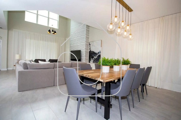 Luxurious 5BR Villa w/Private Pool 10 Min to Disney