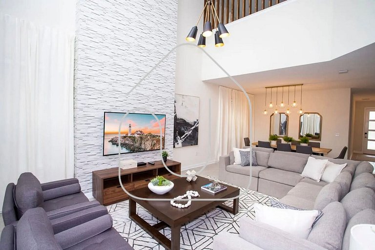 Luxurious 5BR Villa w/Private Pool 10 Min to Disney