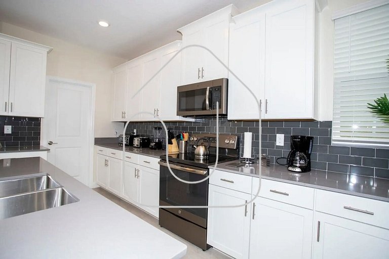 Luxurious 5BR Villa w/Private Pool 10 Min to Disney