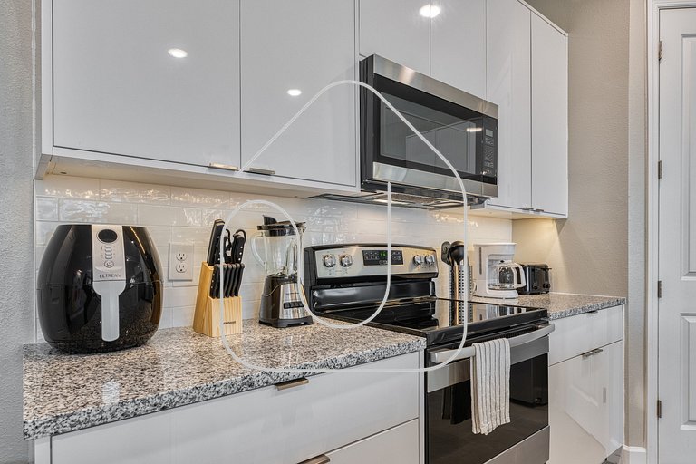 Luxury 4BR Villa w/ Pool | 10 min to Disney!