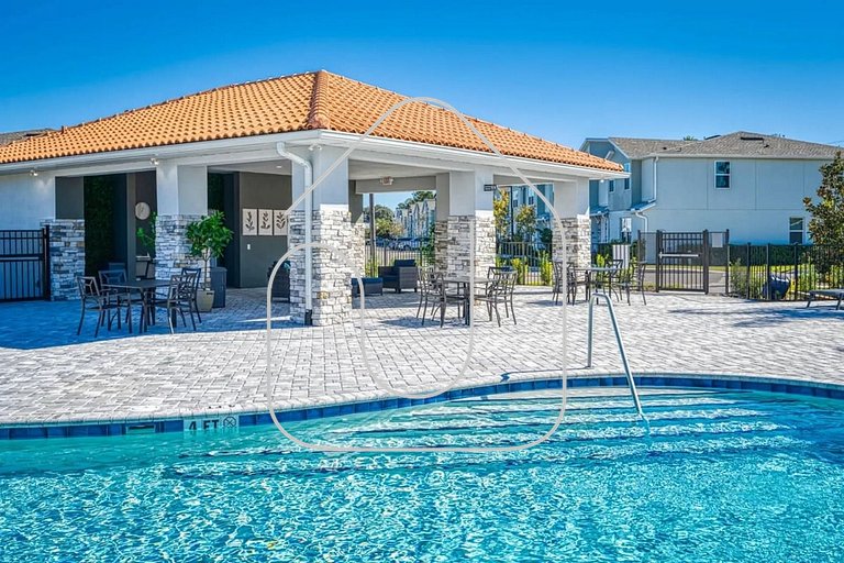 Luxuosa Villa 4Q c/ Piscina | 10 min da Disney!