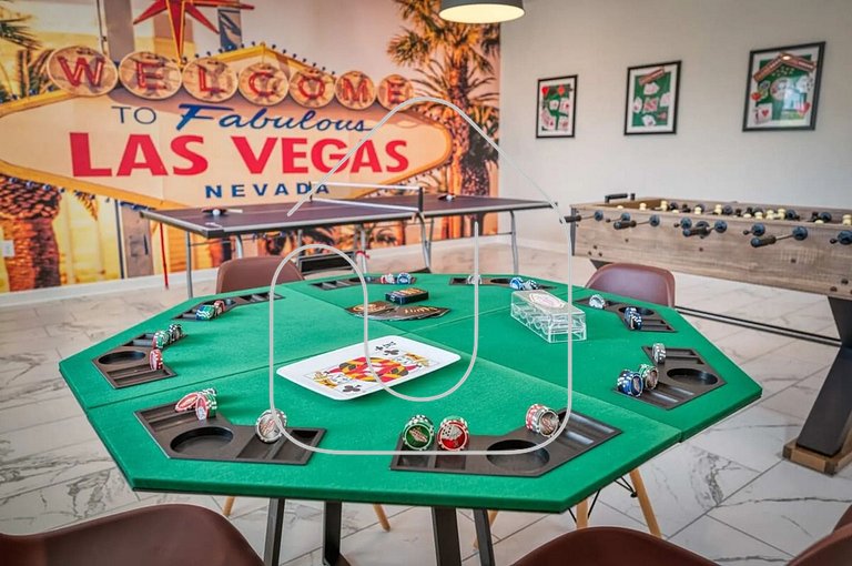 6BR/6BA | Private Pool | Themed Game Room