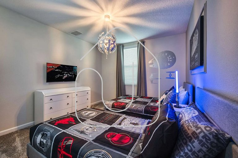 Chic 2BR Condo with Star Wars Room – Champions Gate