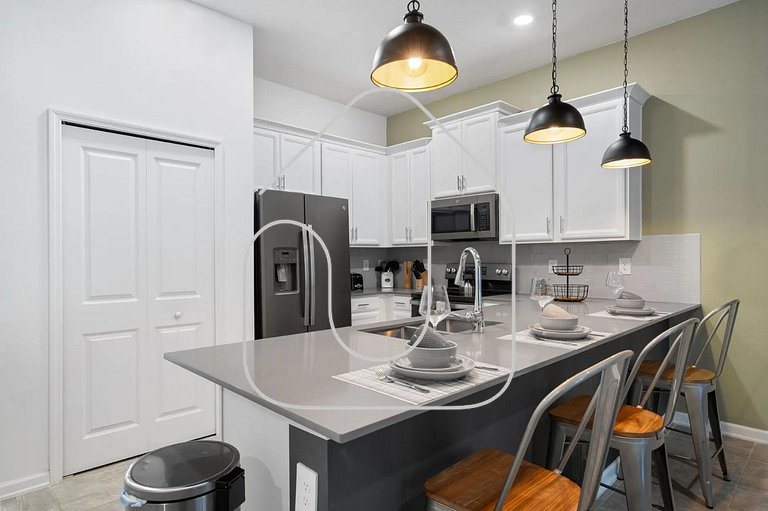 Spacious 2BR Condo | Game Room & Amenities