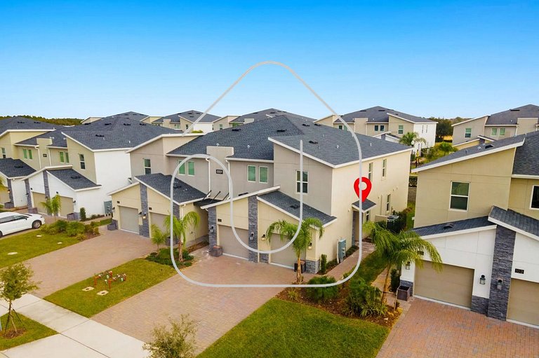 Spacious 2BR Condo | Game Room & Amenities