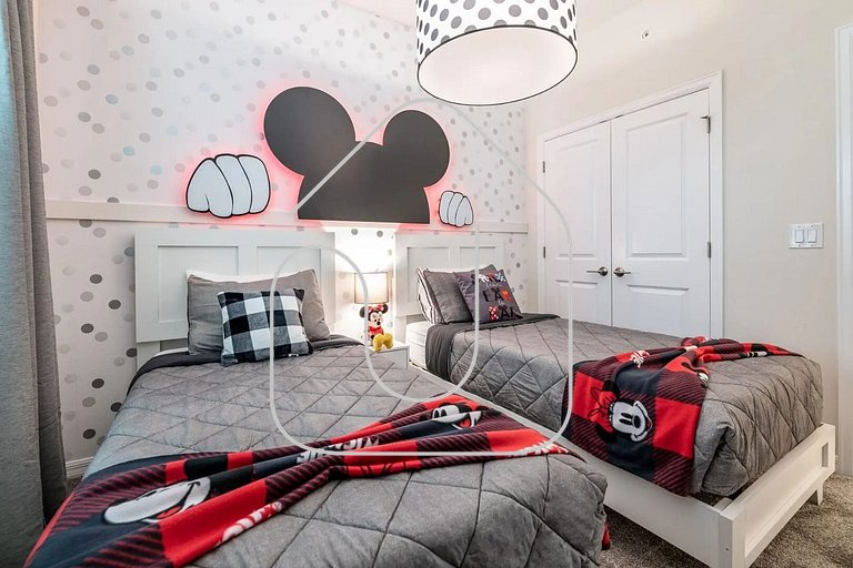 Apartamento Moderno 2Q | Quarto Temático do Mickey