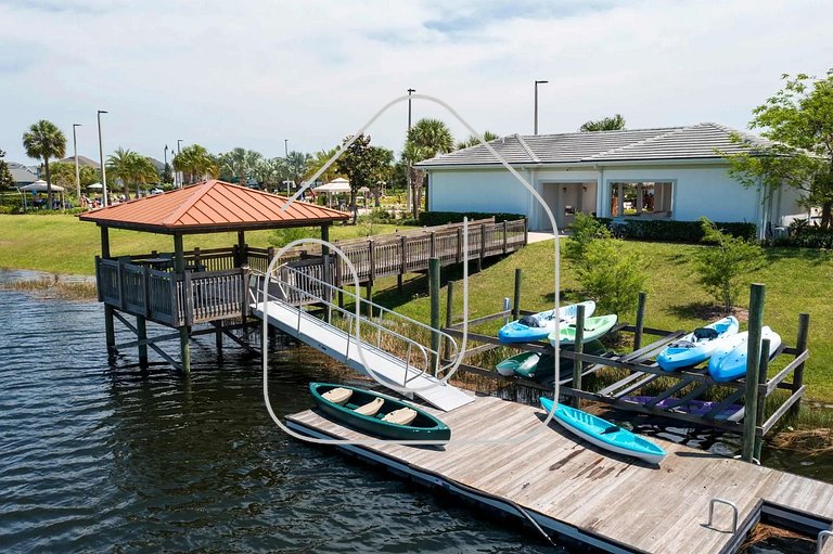 Stylish 2BR Condo | Mickey-Themed Room