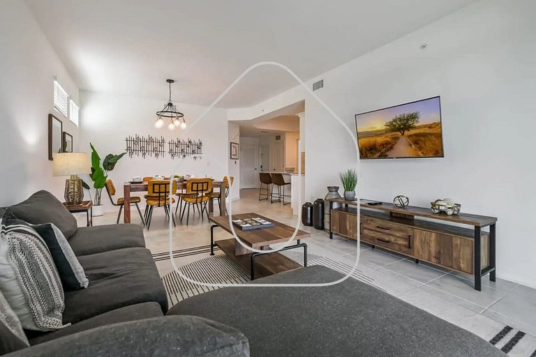 3BR/2BA Apartment – 10 Min to Disney Parks!