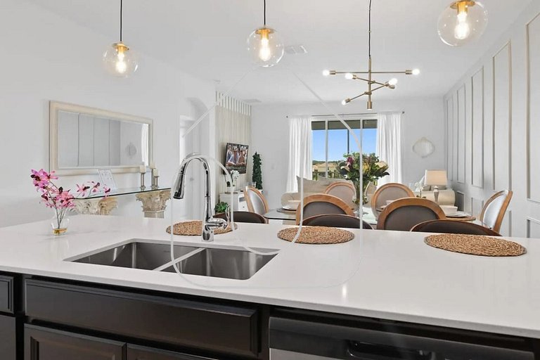 3BR Condo – Mickey Room + Pools & Entertainment!