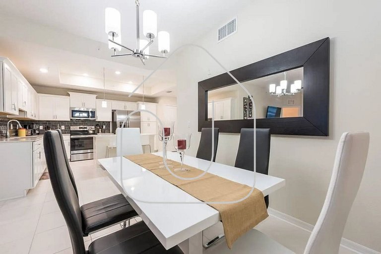 Cozy 3BR in Storey Lake – 10 Min from Disney!