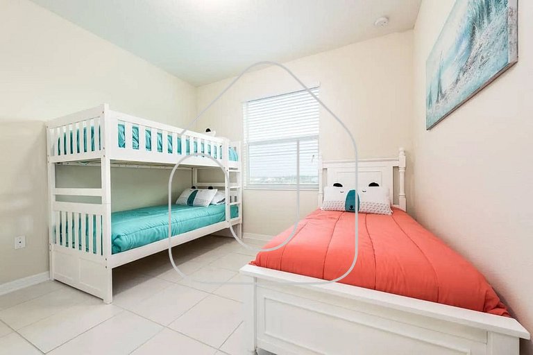 Cozy 3BR in Storey Lake – 10 Min from Disney!