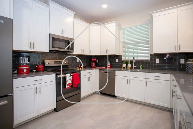 Luxury 6BD Home with Game Room, Cinema & Pool