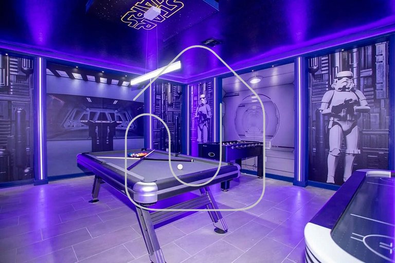 Luxury 6BD Home with Game Room, Cinema & Pool