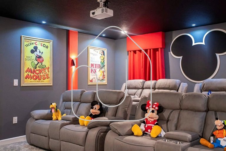 Luxury 6BD Home with Game Room, Cinema & Pool