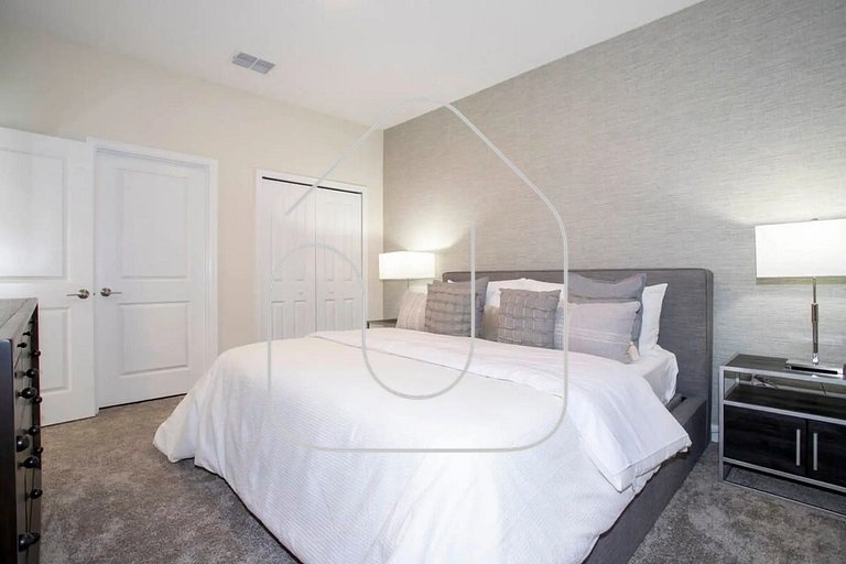 Luxury 6BD Home with Game Room, Cinema & Pool