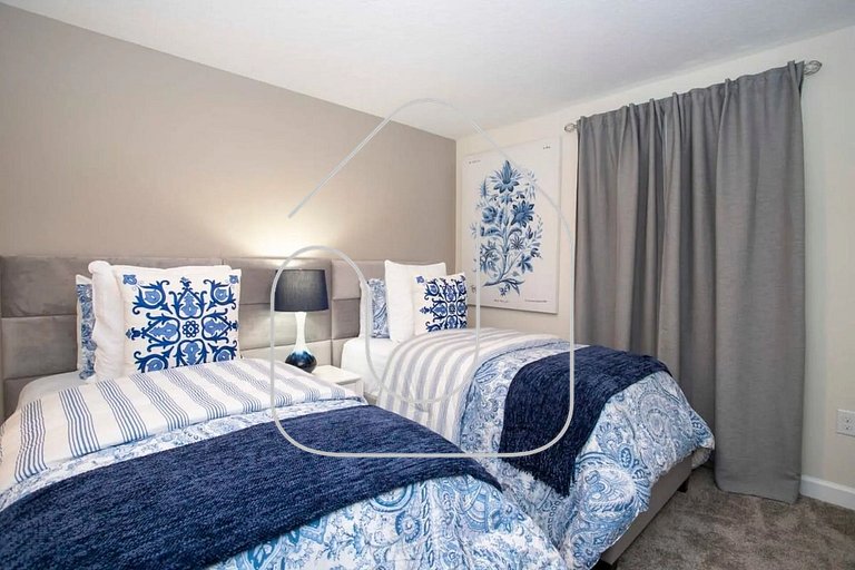 Luxury 6BD Home with Game Room, Cinema & Pool