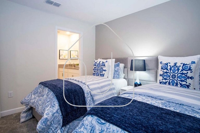 Luxury 6BD Home with Game Room, Cinema & Pool