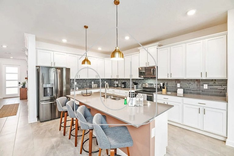 Luxury 6BR Home at Storey Lake Near Disney