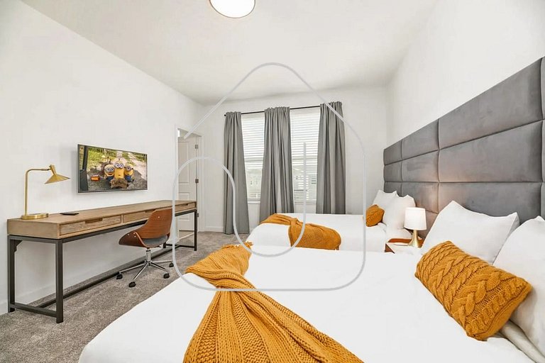 Luxury 6BR Home at Storey Lake Near Disney