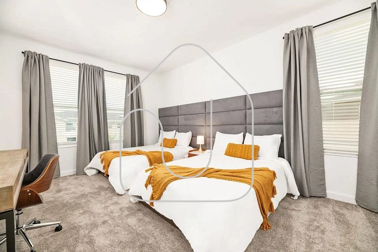 Casa de 6 Quartos no Storey Lake perto da Disney