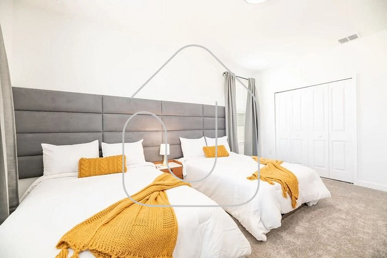 Luxury 6BR Home at Storey Lake Near Disney