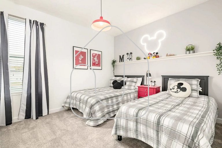 Casa de 6 Quartos no Storey Lake perto da Disney