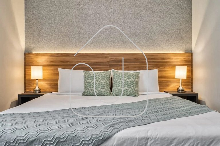 7961 Luxuosa Villa de 4 Suítes com Piscina Privativa a 10 Mi