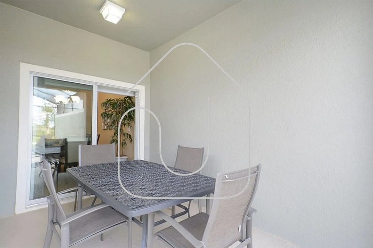 Casa de 4 Quartos com Piscina Privativa