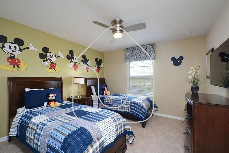 Family-Friendly 4BR Townhome with Private Pool