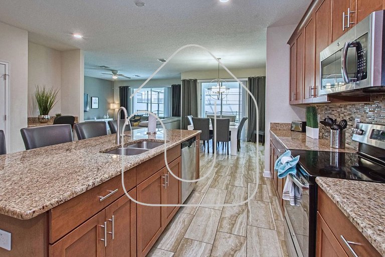 6BR Home | Private Pool | 10 Min to Disney!