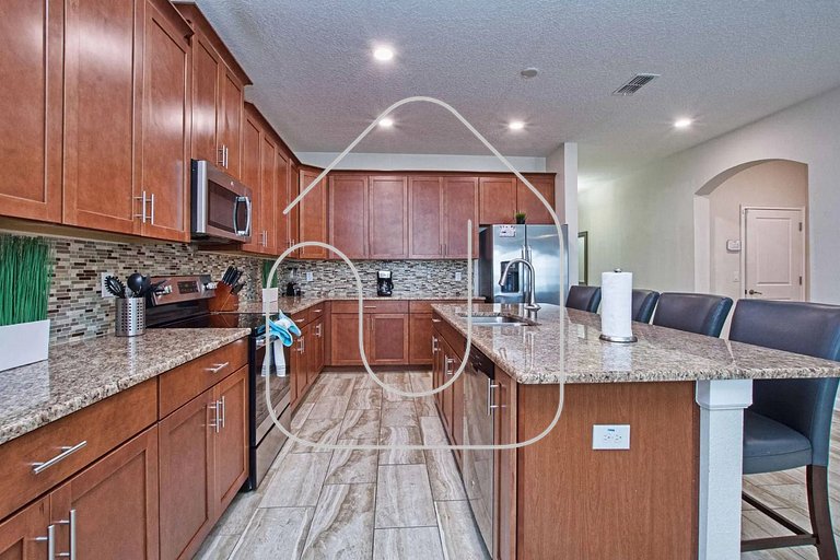 6BR Home | Private Pool | 10 Min to Disney!