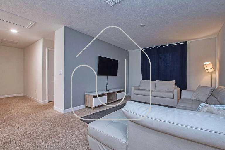 6BR Home | Private Pool | 10 Min to Disney!