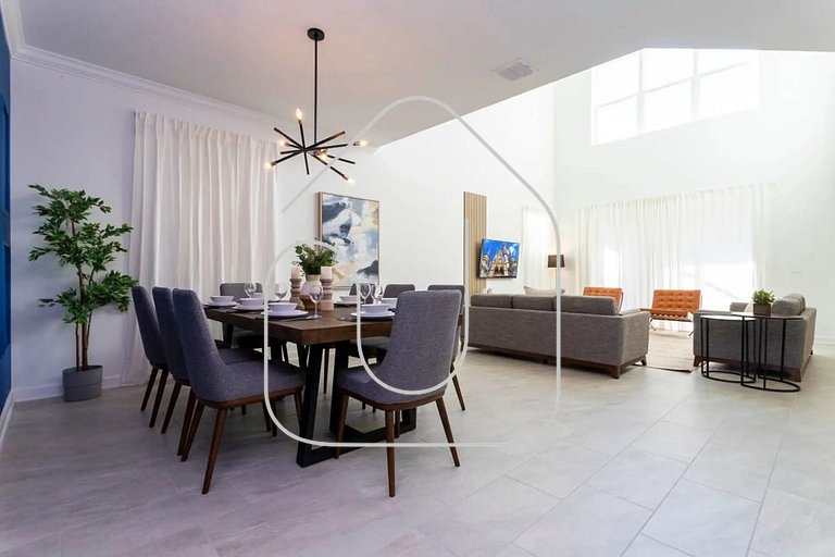 5BR Villa w/ Pool & Disney Themes