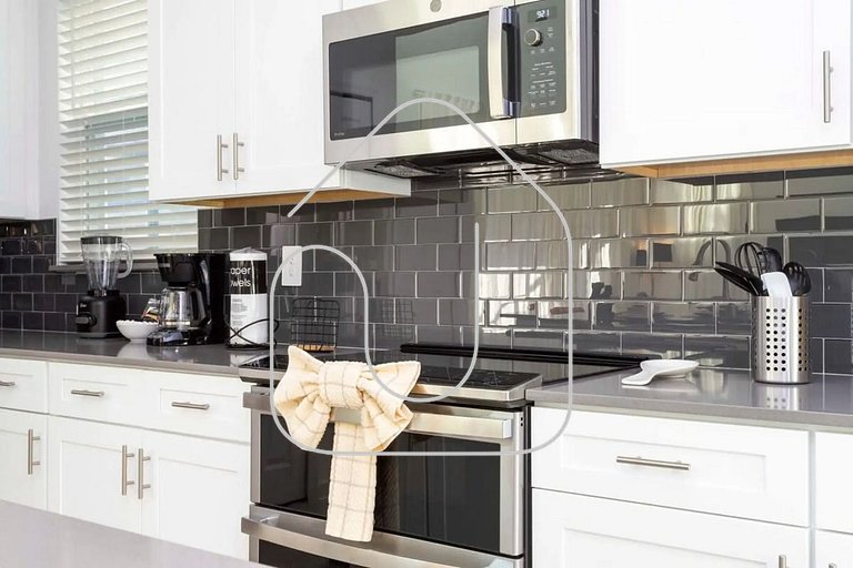 5BR Villa w/ Pool & Disney Themes