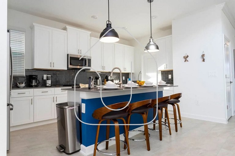 5BR Villa w/ Pool & Disney Themes