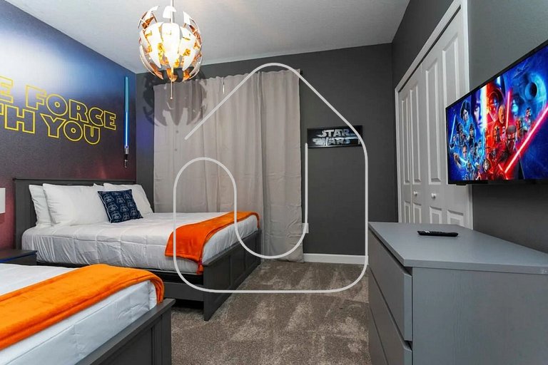 5BR Villa w/ Pool & Disney Themes