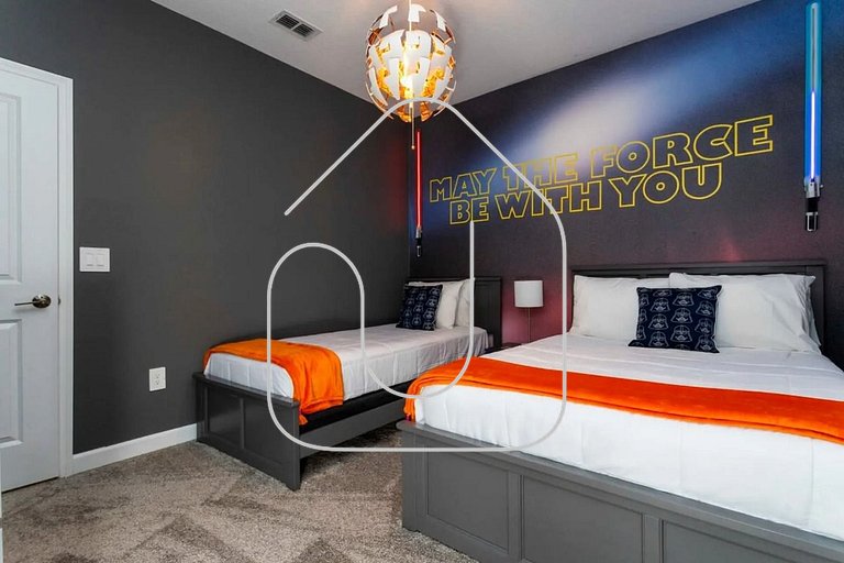 5BR Villa w/ Pool & Disney Themes