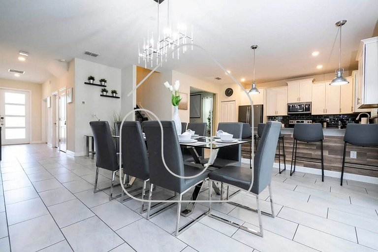 Luxury 6BR w/ Pool + Game Room Near Disney