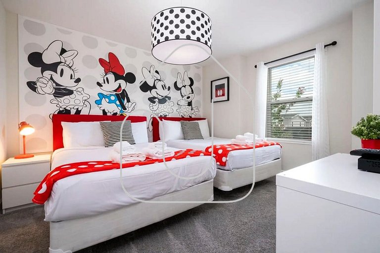 Luxury 6BR w/ Pool + Game Room Near Disney