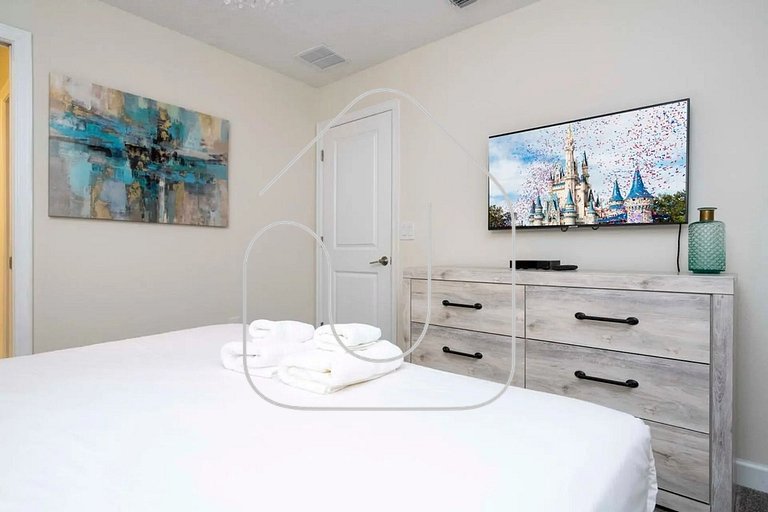 Luxury 6BR w/ Pool + Game Room Near Disney