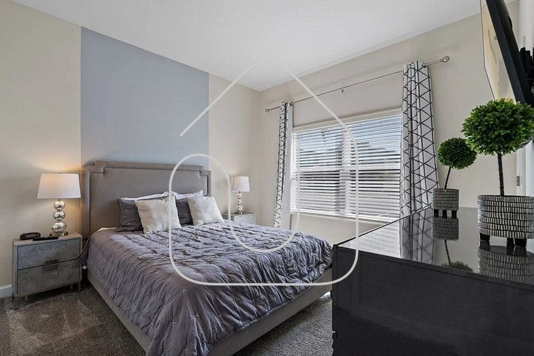 Luxury 4BR Home w/ Pool at Champions Gate