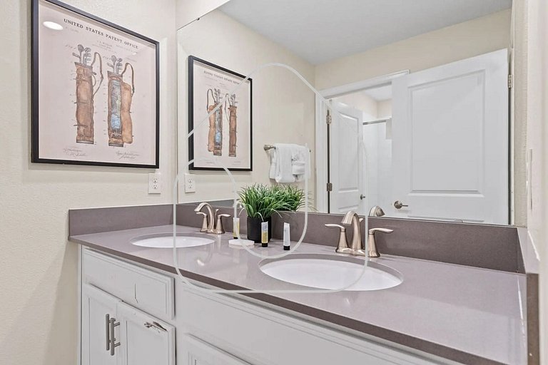 Luxury 4BR Home w/ Pool at Champions Gate